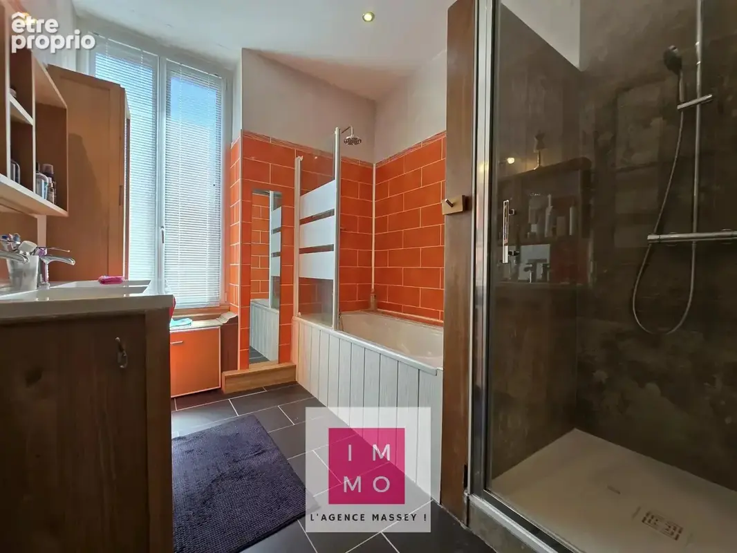 TARBES – Grand duplex de caractère, 4 chambres, terrasse, garage 26m² et parking - photo 18