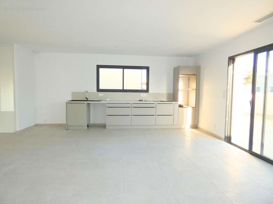 Maison 115 m² à Lezignan-Corbieres  - photo 8