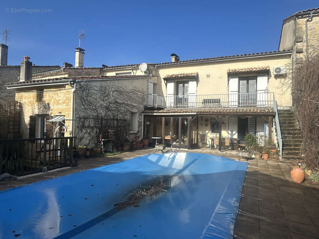 Maison à VILLEFRANCHE-DE-LONCHAT