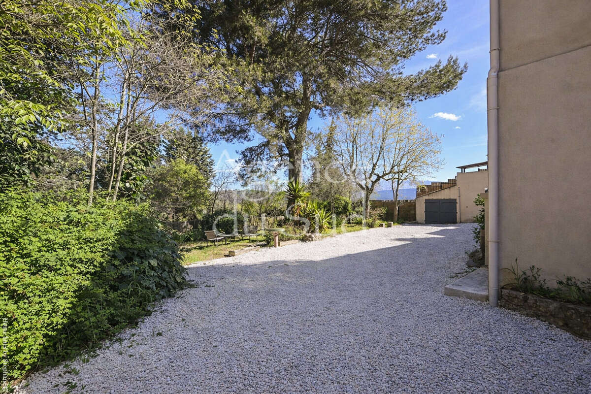 EXCLUSIVITE - Appartement Fuveau 3 pièces 84m² terrasse jardin et garage - photo 3