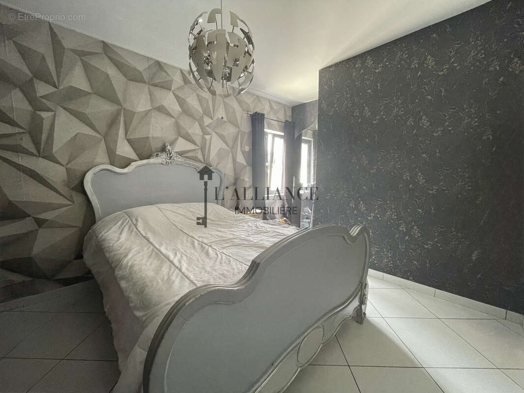 Maison à CROISILLES