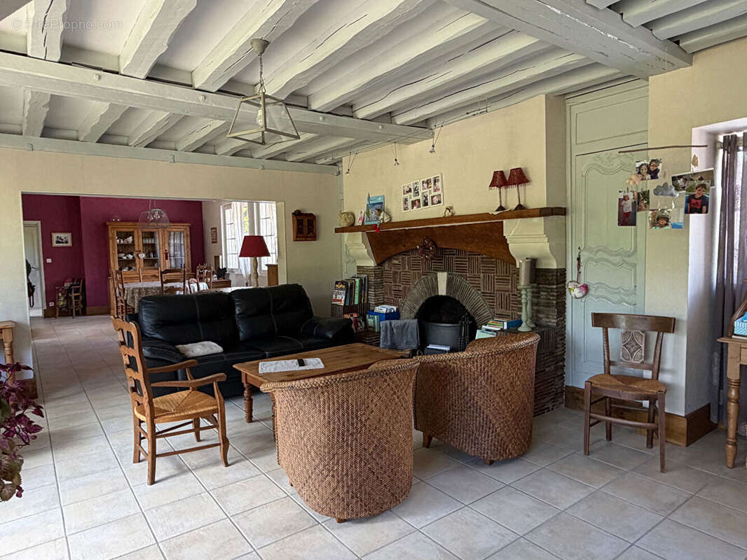 Maison à LA CROIX-SAINT-LEUFROY