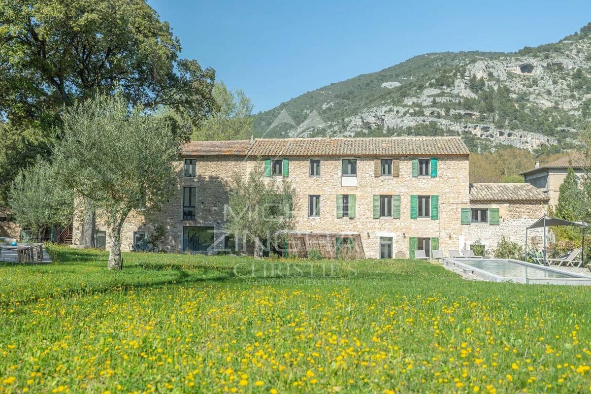 Maison à L'ISLE-SUR-LA-SORGUE