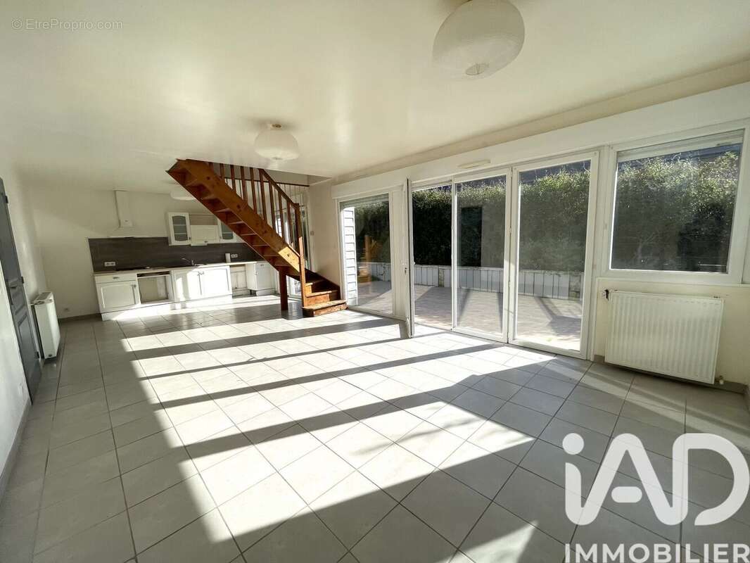Photo 3 - Maison à TREDREZ-LOCQUEMEAU