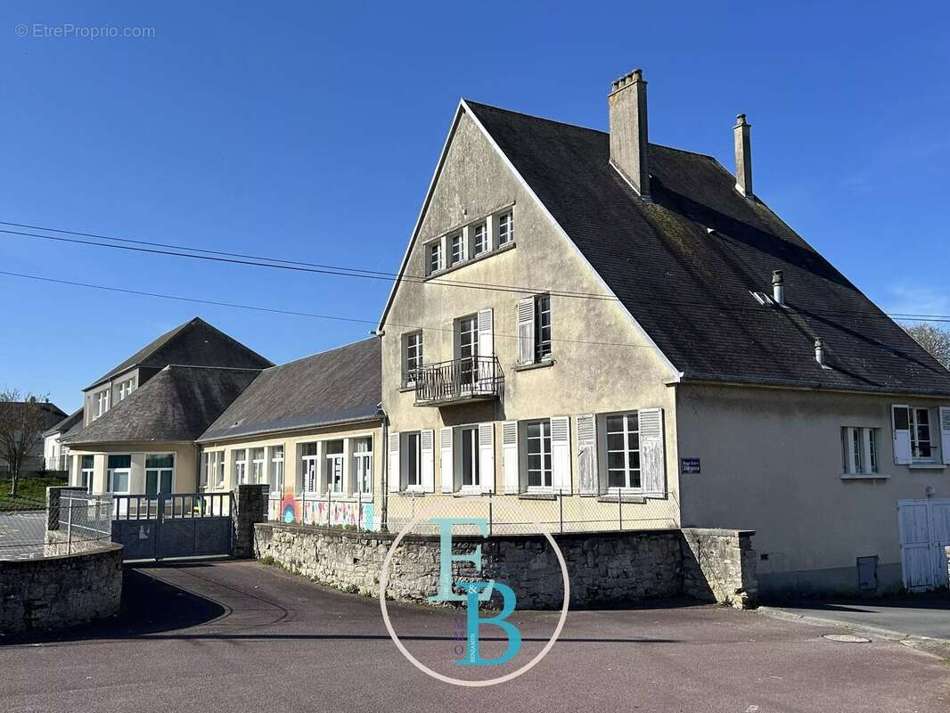 Terrain à GRANDCAMP-MAISY