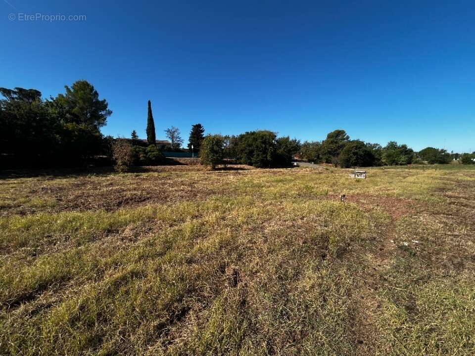 Terrain à FREJUS