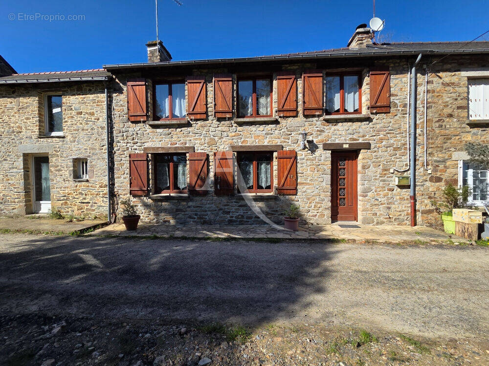 Maison à BAINS-SUR-OUST