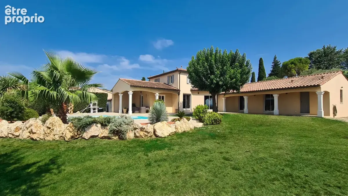 Bastide avec piscine et vues exceptionnelles à 10 minutes d’Uzès - photo 2
