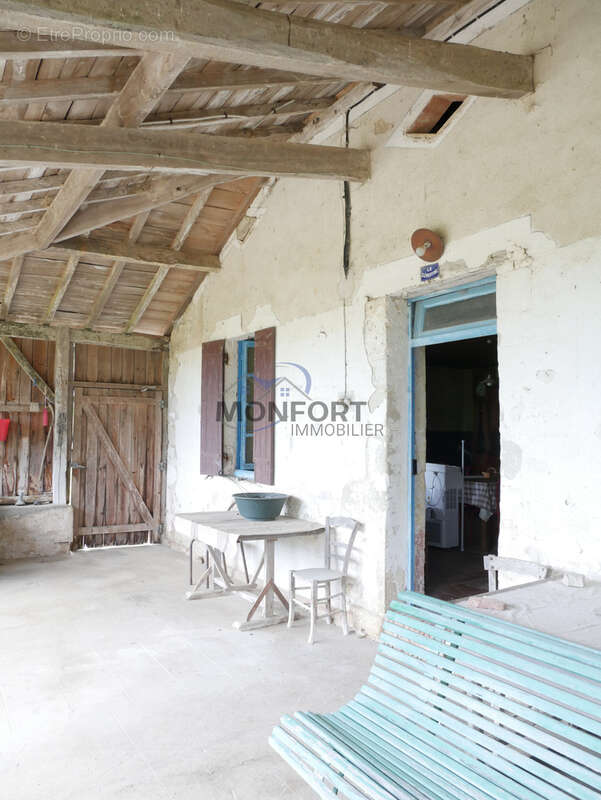 Ferme en pierre à rénover   dépendances, 1,5 ha de terrain et vue panoramique   idéal gîtes ou chambres d’hôte - photo 5