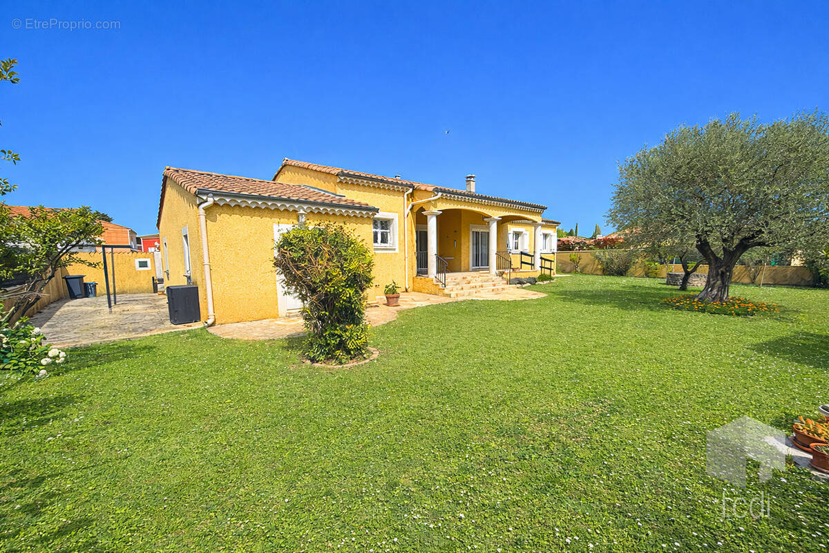Maison à MONTELIMAR