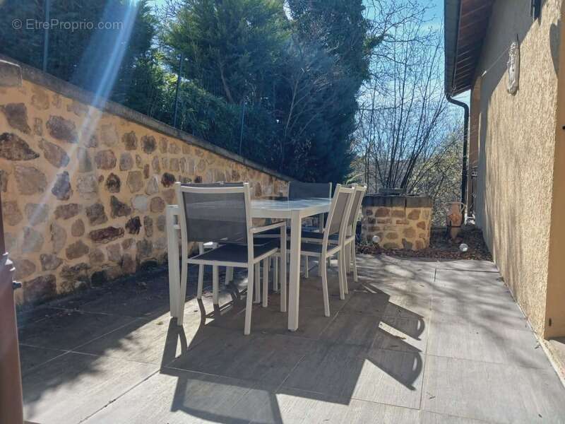 Maison à VIC-LE-COMTE