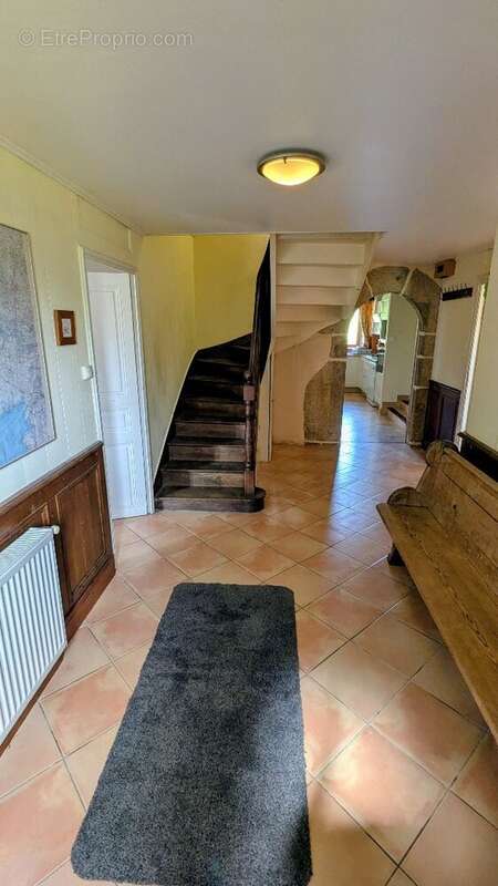 Grande maison en pierres de 265 m²  8 chambres  Fort potentiel d'accueil  Idéal gîte ou grande famille - photo 9