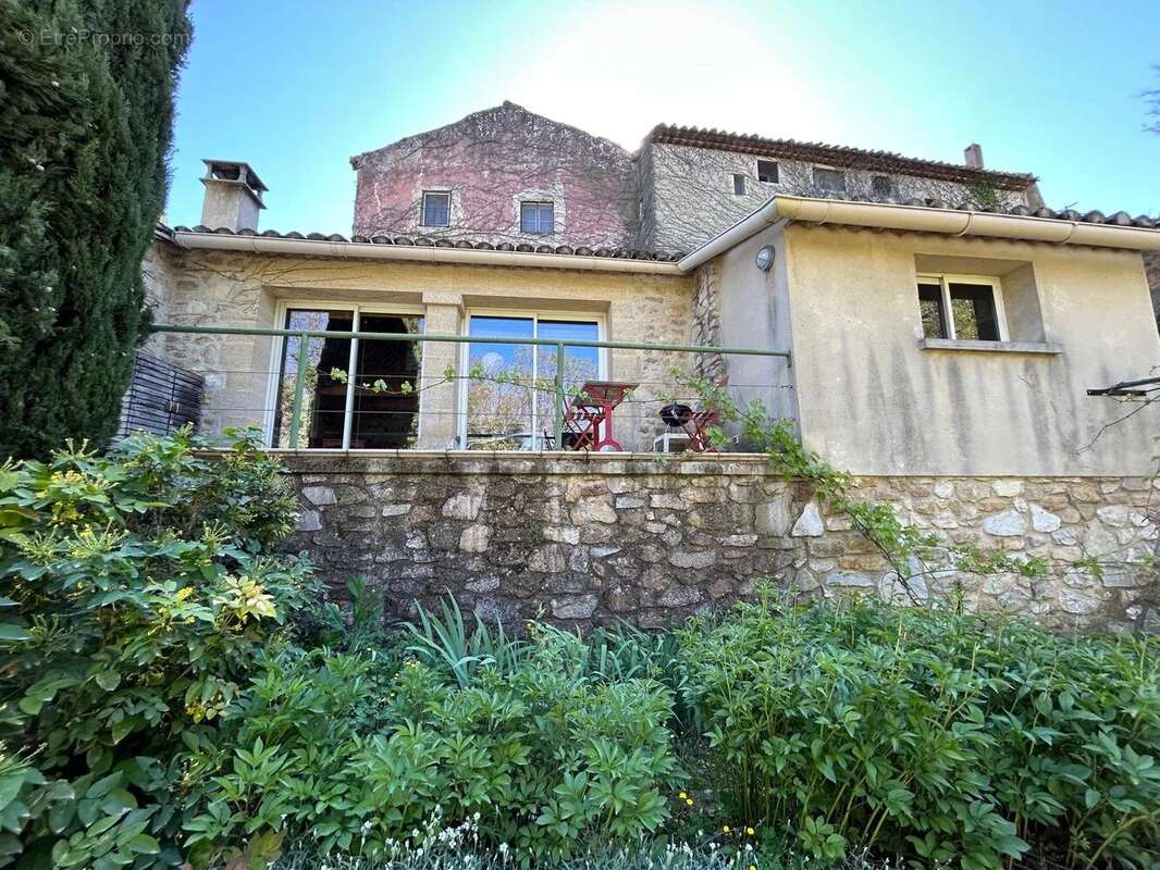 Maison à SAINT-VICTOR-LA-COSTE