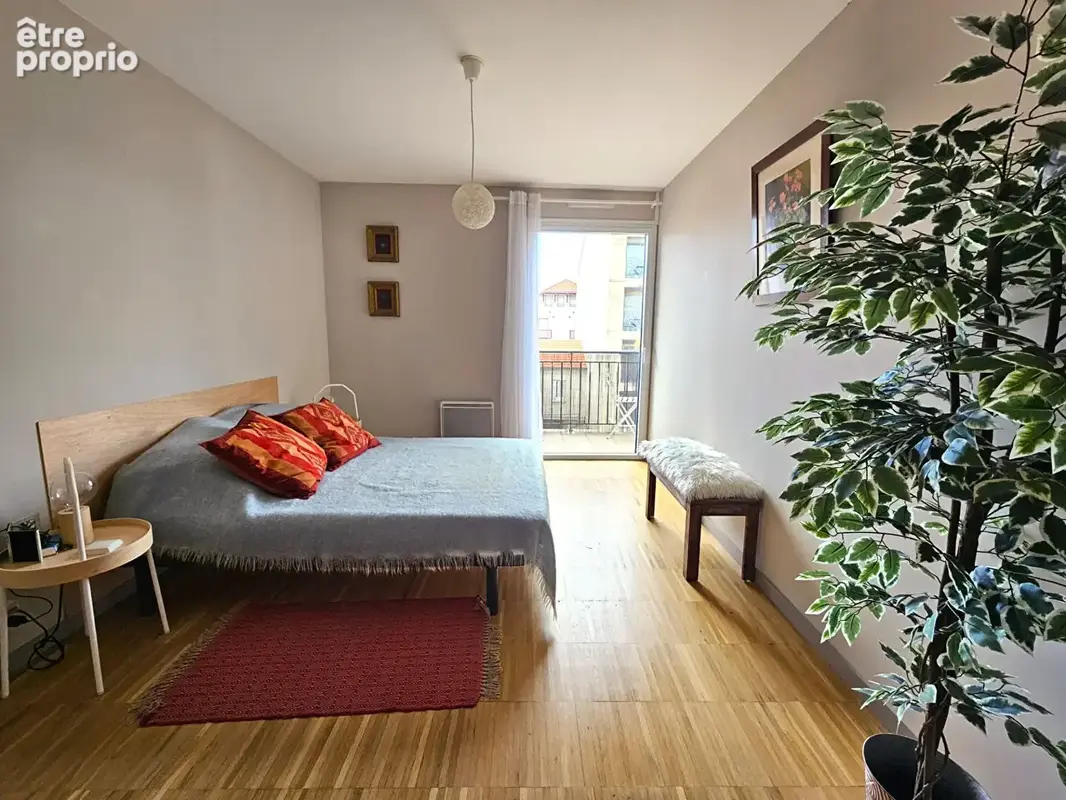 Appartement T3 75 m² traversant en plein centre-ville ! - photo 3