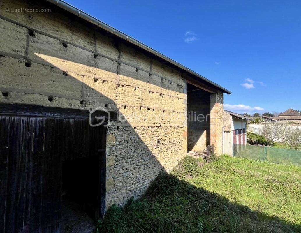 Maison à CRECHES-SUR-SAONE