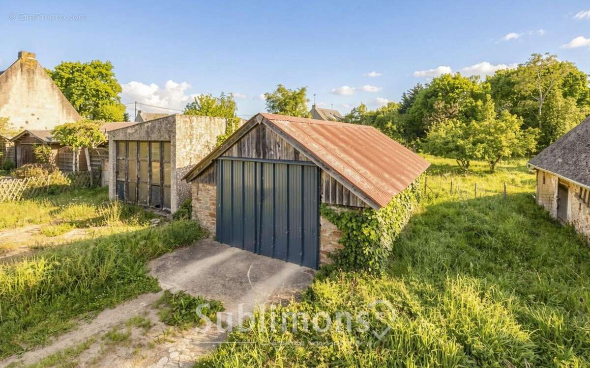 Maison à LA CHAPELLE-DES-MARAIS