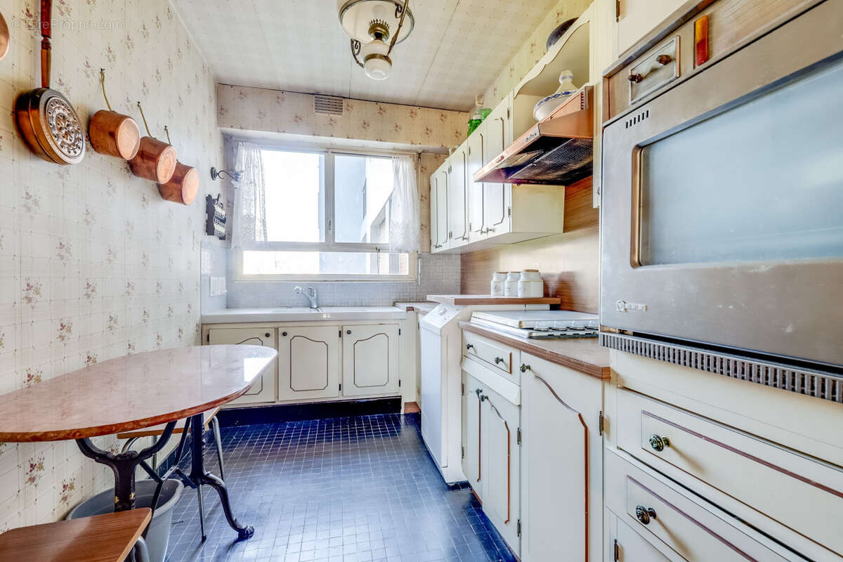 Appartement à PARIS-14E