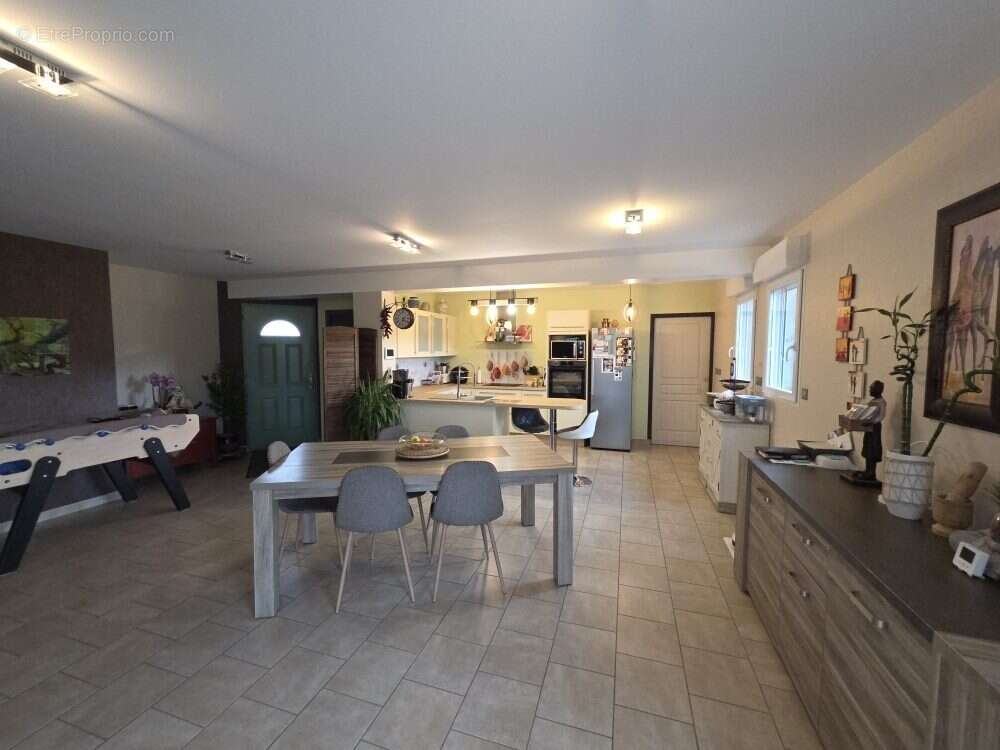 Maison à LE BOUILLON