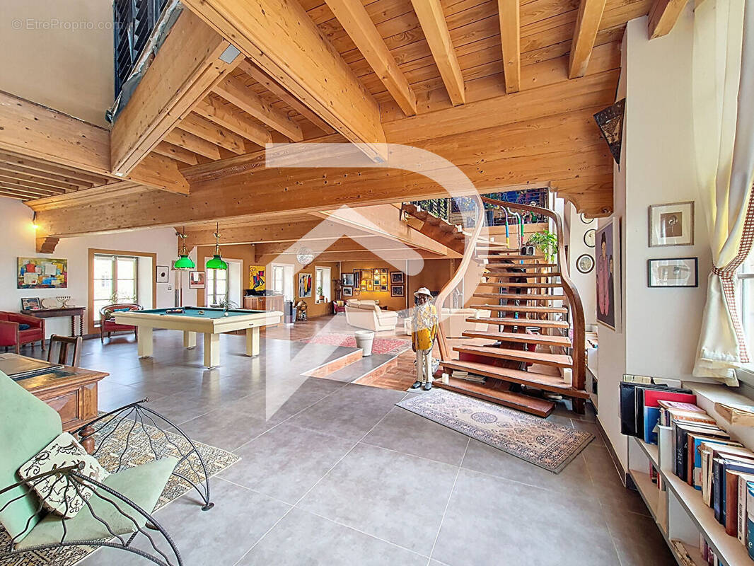 Appartement à MONTBOUCHER-SUR-JABRON