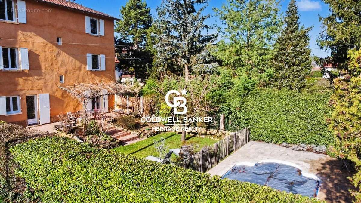 Maison à COLLONGES-AU-MONT-D'OR