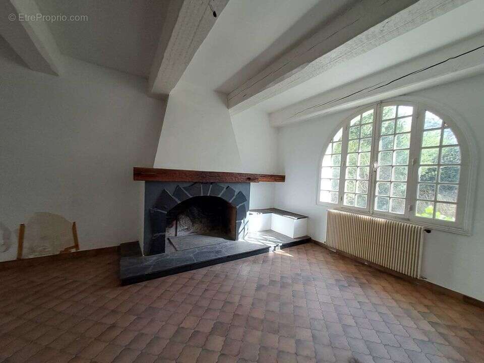 Vertheuil-5 chambres-terrain6854 m2-calme - Maison à VERTHEUIL