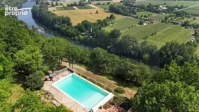 Superbe maison contemporaine avec piscine, terrasse et terrain de 1ha 77a 83ca m² - photo 2