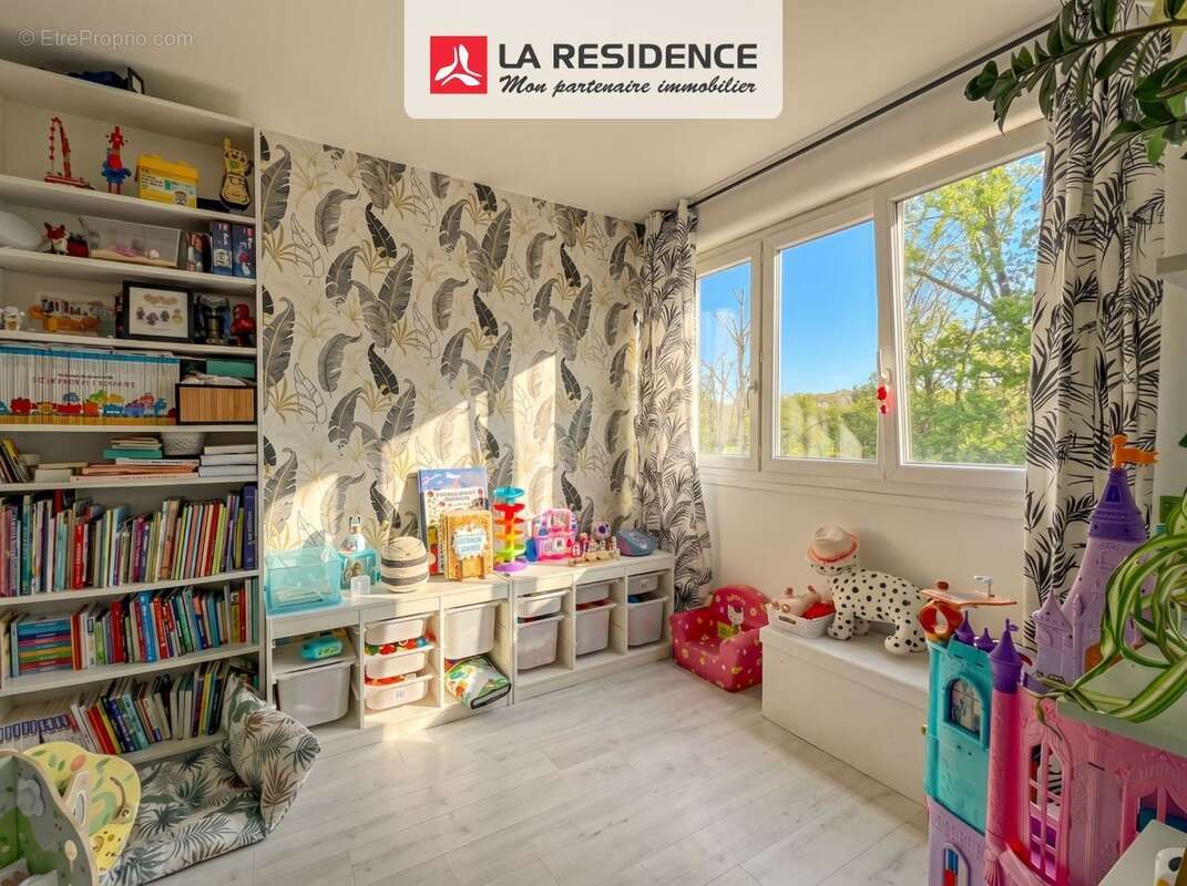 Appartement à VERNEUIL-SUR-SEINE
