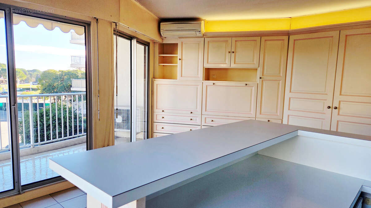 Appartement à MANDELIEU-LA-NAPOULE