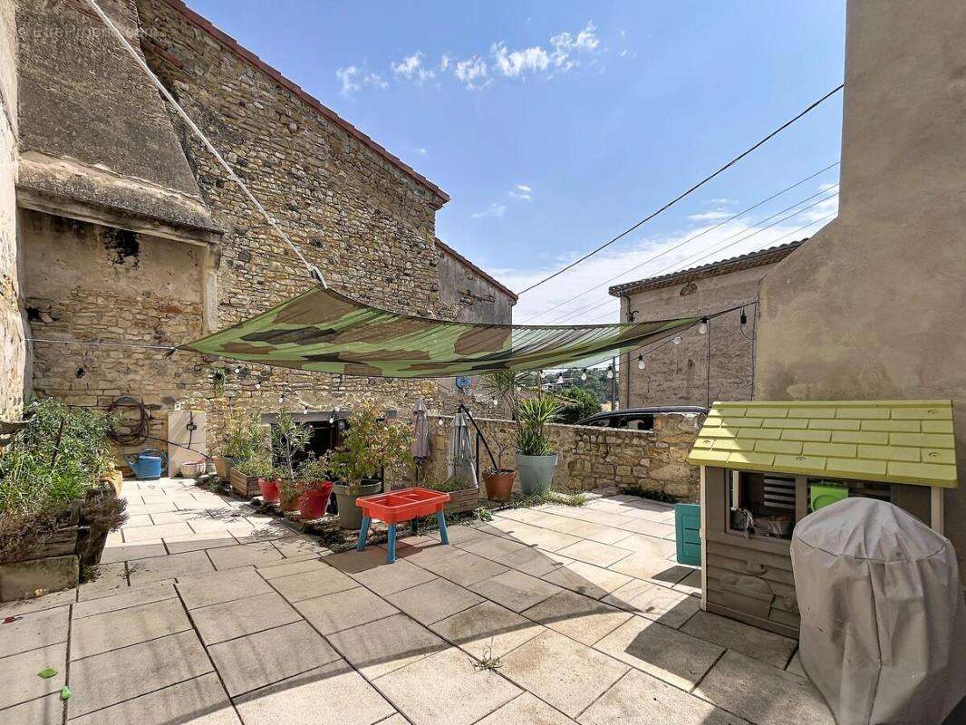 Maison 140 m² à Glaine-Montaigut  - photo 3