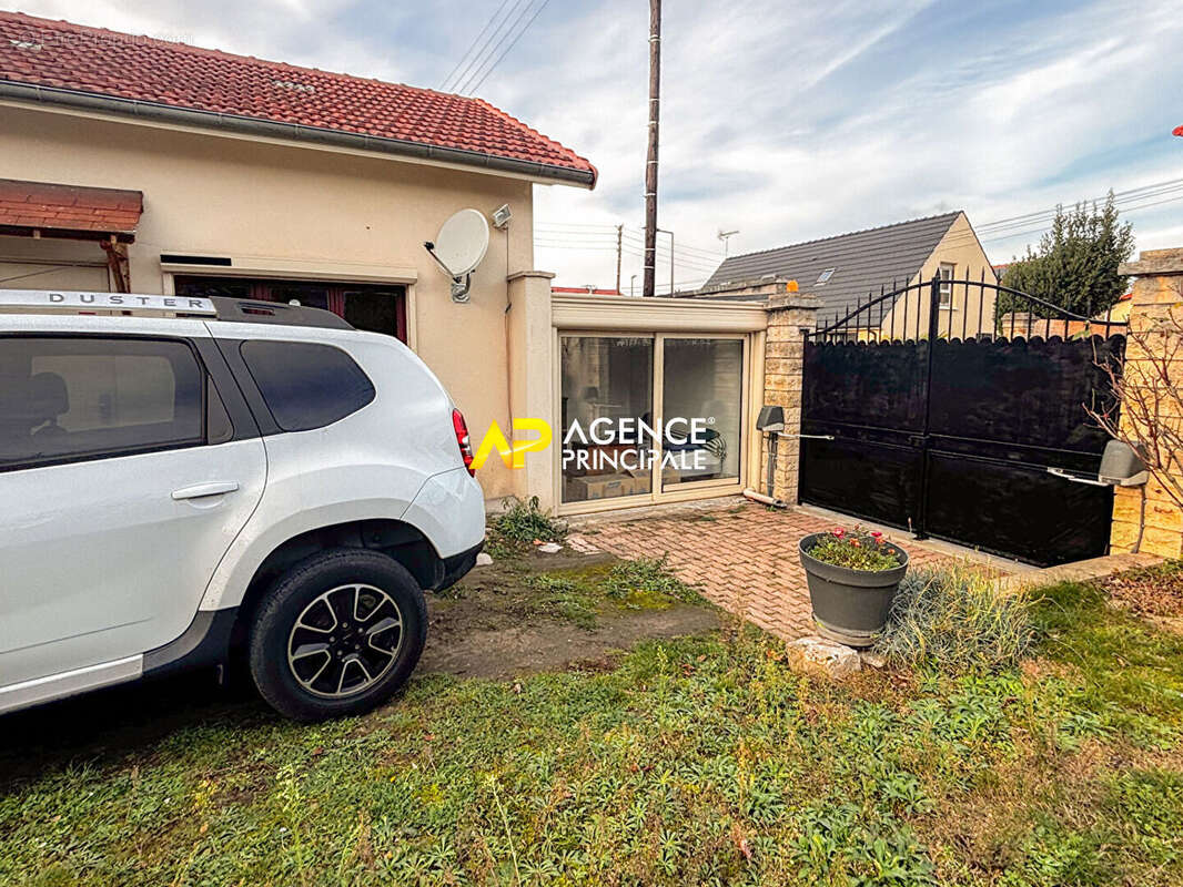 Maison à SARTROUVILLE