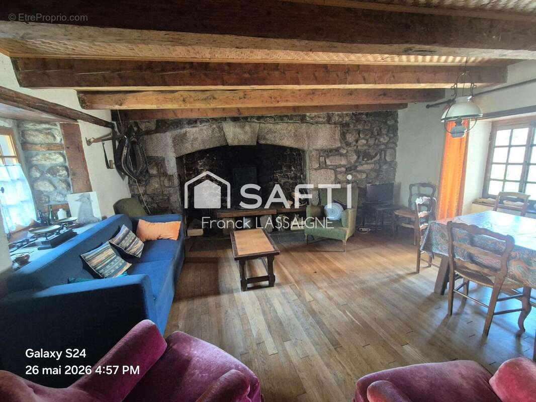 Maison 113 m² à Vertolaye  - photo 4