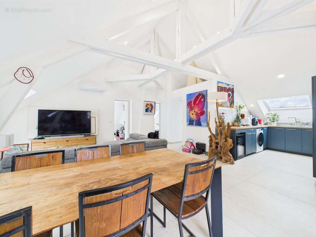 Appartement à CHALLES-LES-EAUX