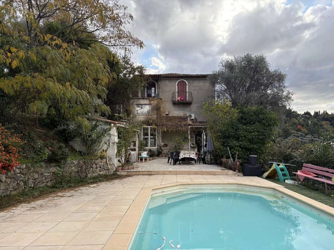 Appartement à SAINT-MARTIN-DU-VAR