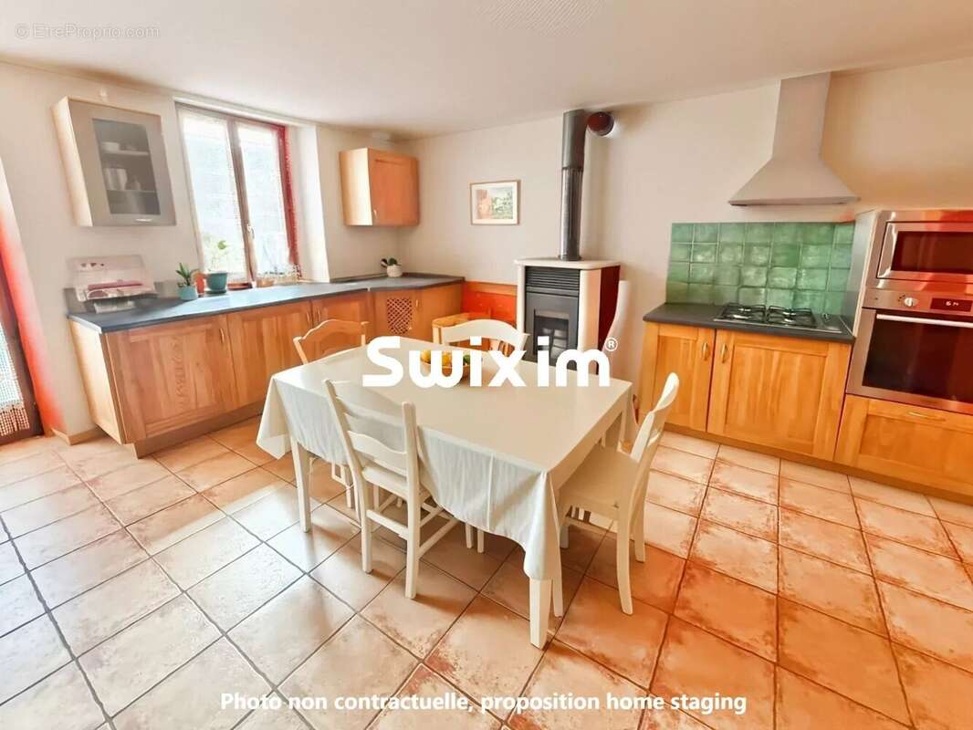Maison à SAINT-MONTAN