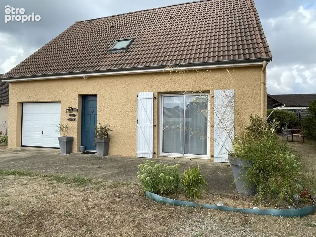 Maison 110 m² à Montfort-Le-Gesnois  - photo 1