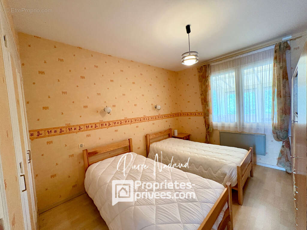 Maison Les Eglisottes Et Chalaures 6 pièces 5 chambres - photo 11