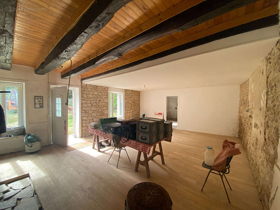 Maison à BUSSIERE-GALANT