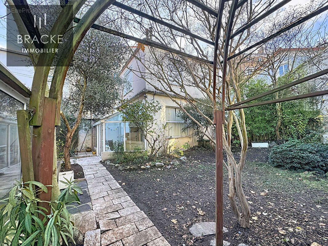 Maison 1930 non mitoyenne avec dépendance -Parcelle de 387 m²  Fort potentiel - photo 7