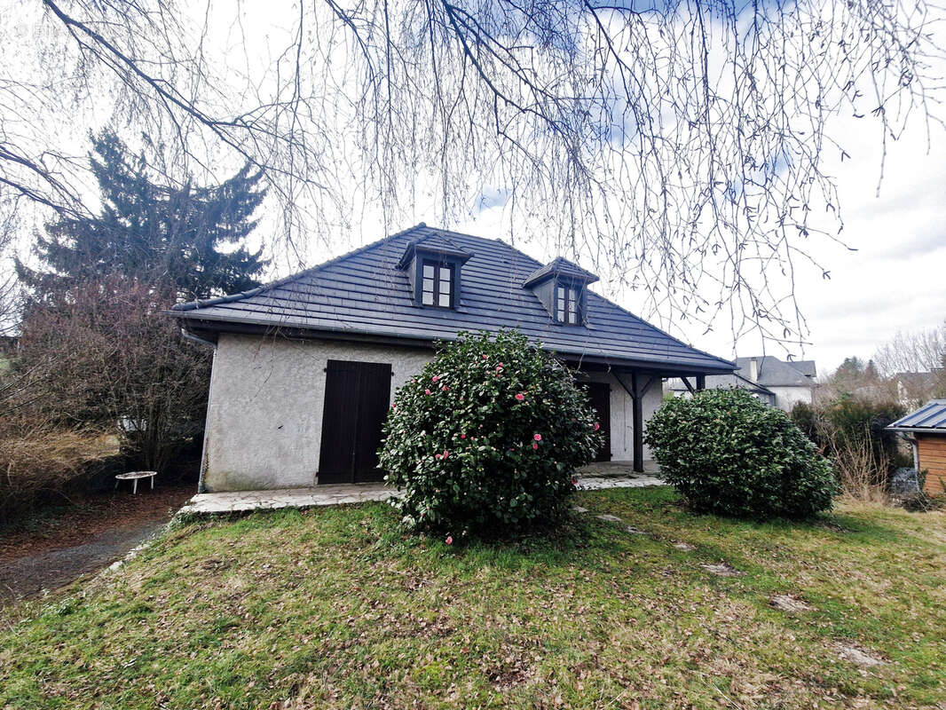 Maison à ALBUSSAC