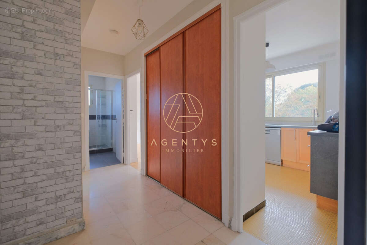 Appartement à SAINT-MAUR-DES-FOSSES