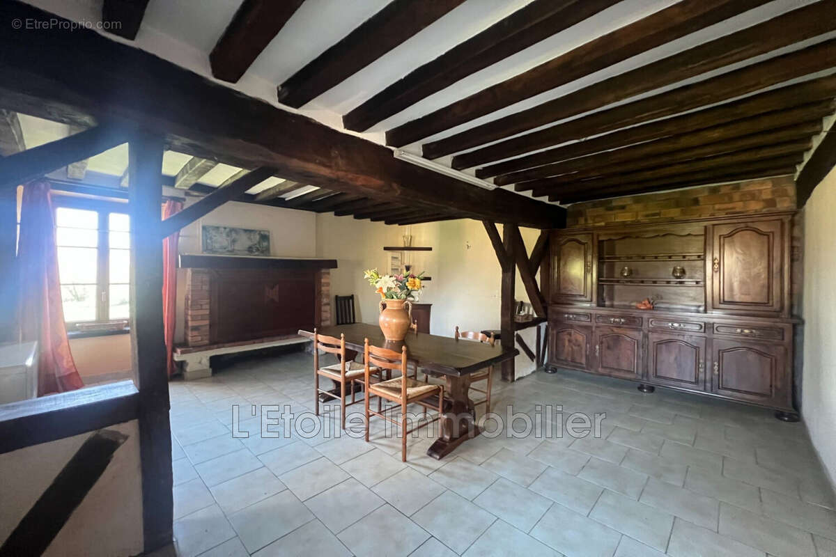 Maison à SAINT-VICTOR-DE-RENO