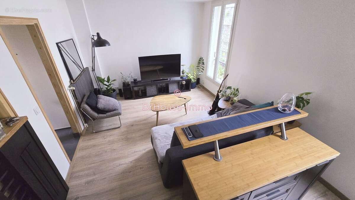 Appartement à SAINT-MAUR-DES-FOSSES