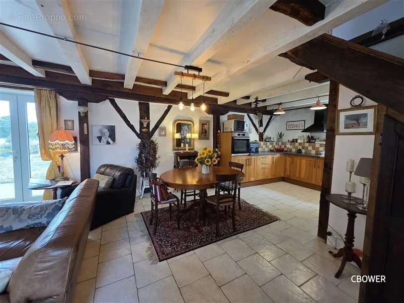 Maison à ADRIERS