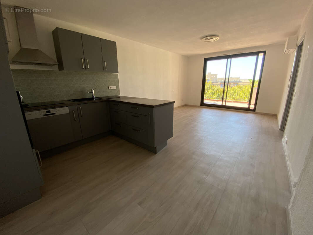 Appartement à SIX-FOURS-LES-PLAGES