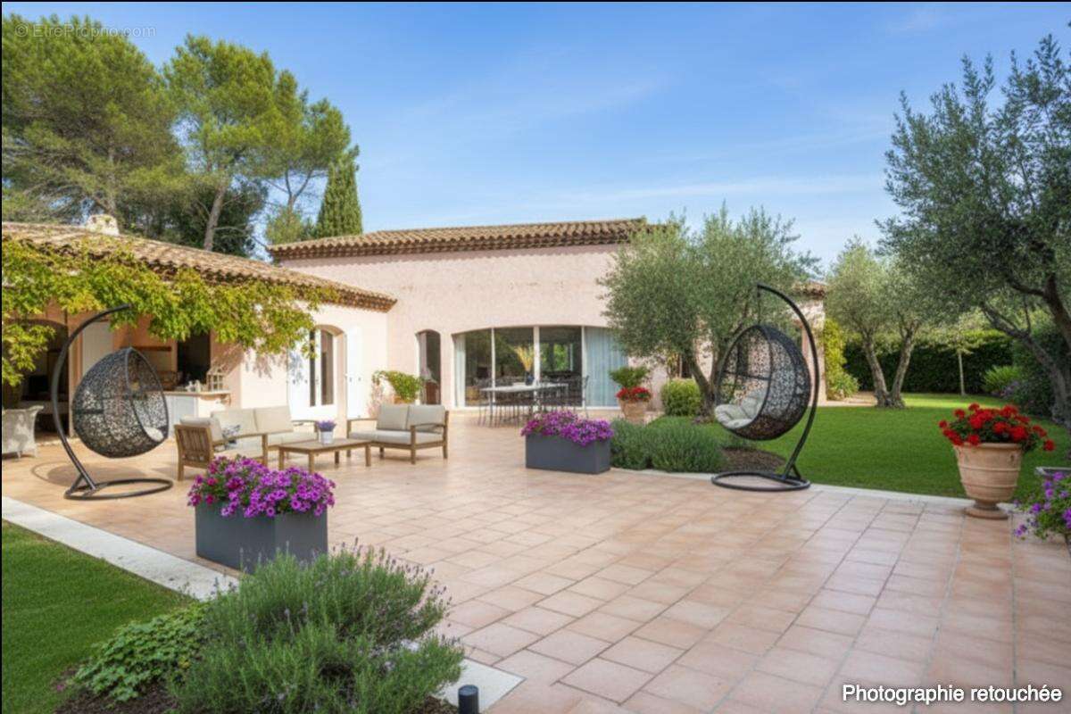 Maison à MOUGINS