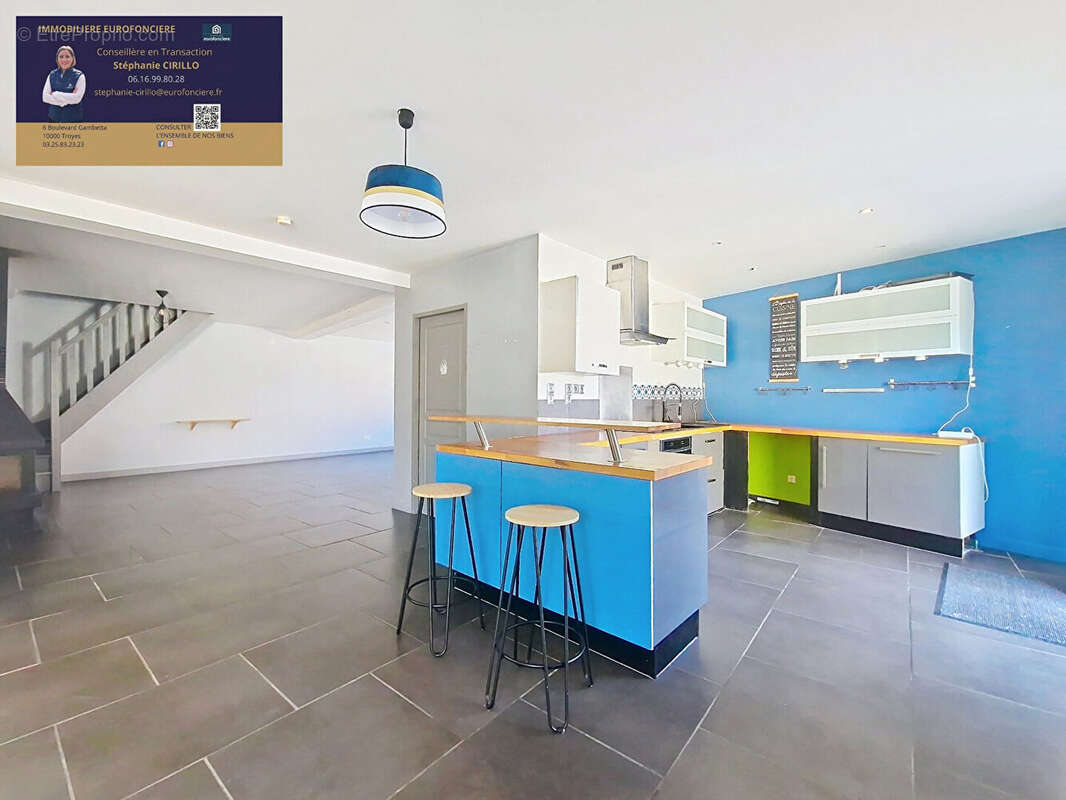 Maison à MONTIERAMEY