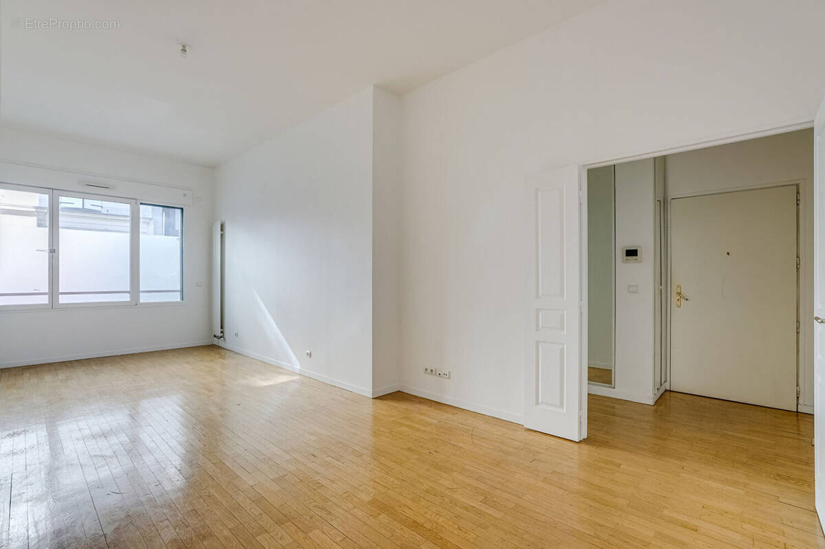 Appartement à PARIS-19E