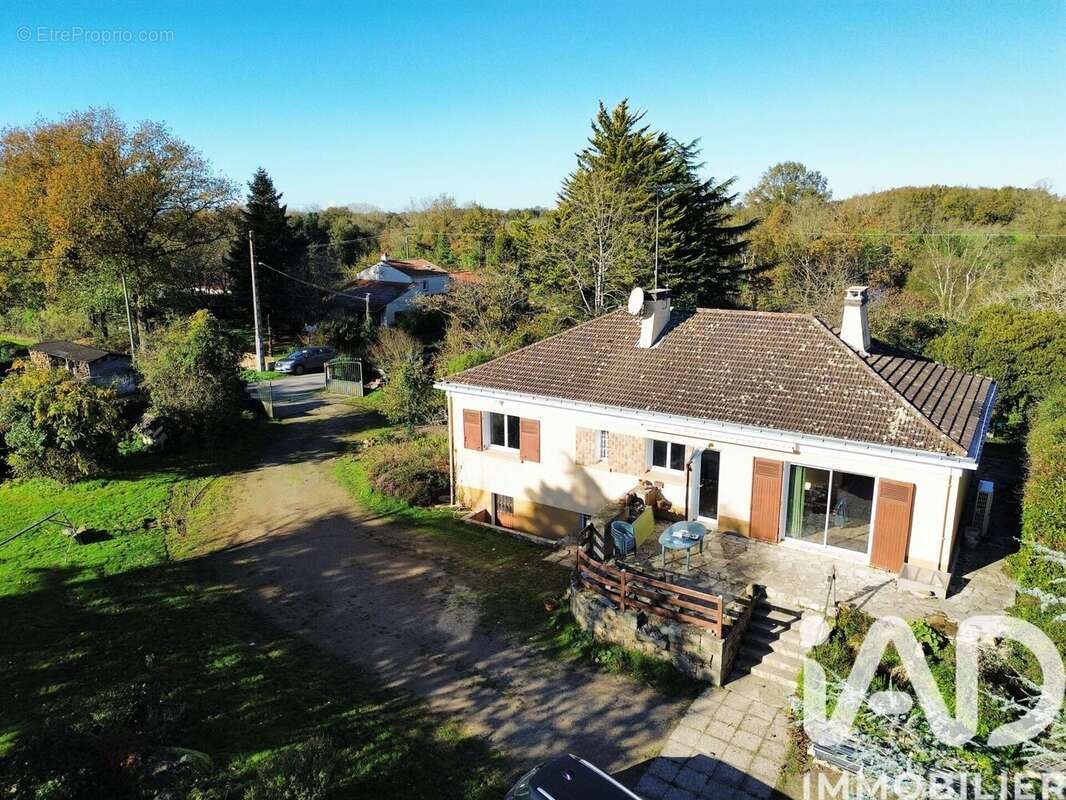 Photo 2 - Maison à NESMY