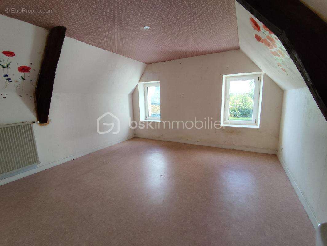 Maison à SAINT-ELLIER-DU-MAINE