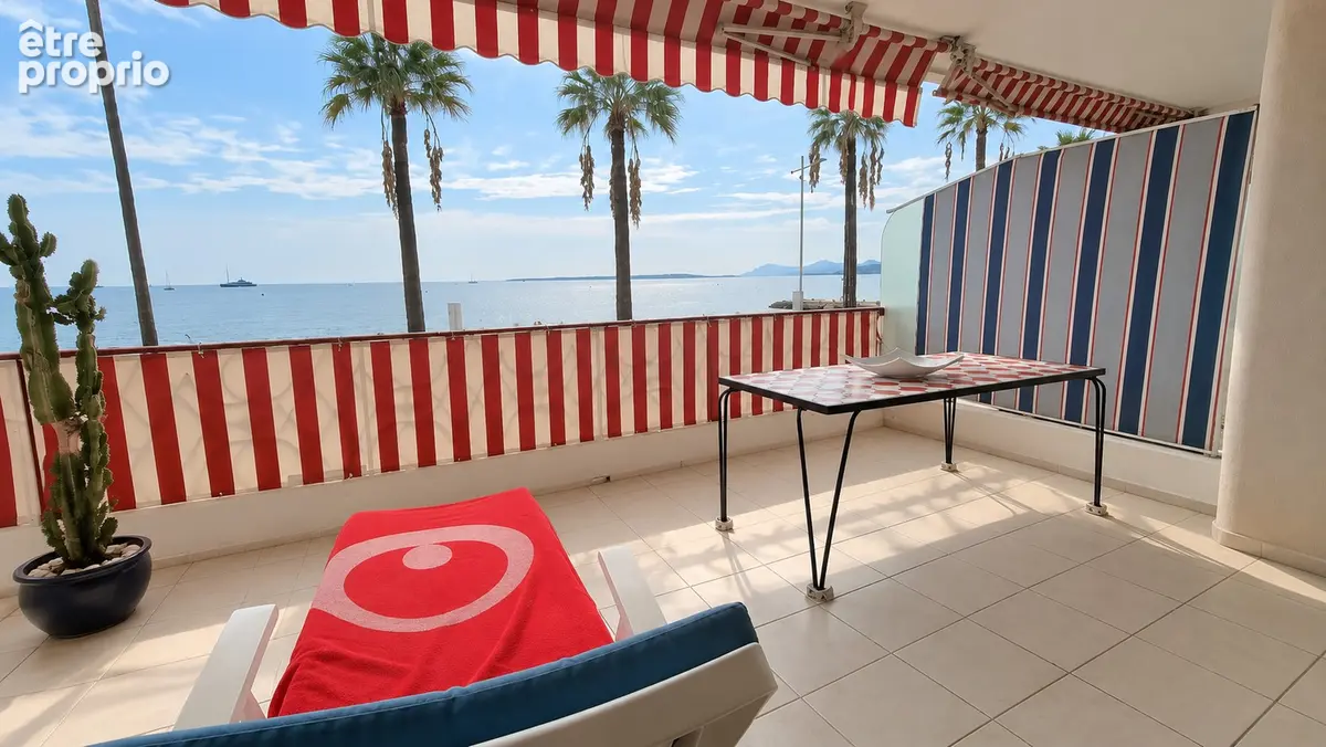 FRONT DE MER JUAN-LES-PINS - Appartement d'angle 3 pièces 71 m2 - Garage plain pied - photo 4